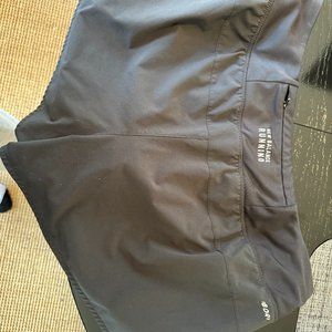 New Balance running short